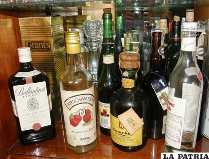 Se propone cinco bolivianos de impuesto por cada botella de bebida alcohólica importada