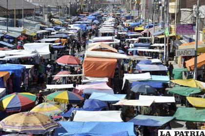 Comerciantes piden que se pueda construir el Mercado Central para ordenar las calles