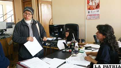 La religiosa Santiesteban presentó la denuncia ante el Tribunal Electoral Departamental de Oruro