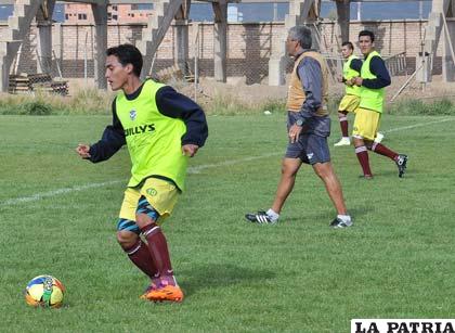 En duda la presencia de Loaiza en el equipo titular