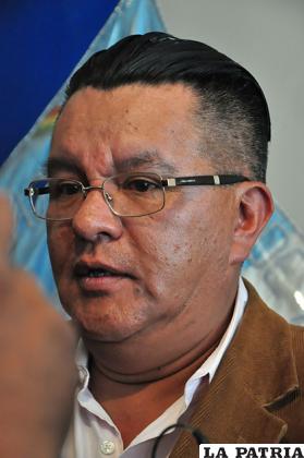 Arturo Murillo presentó su informe
