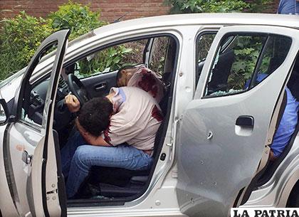 El automóvil en que fueron abatidos los extranjeros por la Policía boliviana /APG