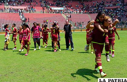 Festejan las venezolanas por la clasificación a la siguiente ronda /conmebol.com