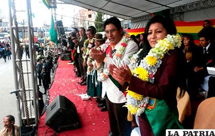 Soledad Chapetón, alcaldesa de El Alto junto al gobernador de La Paz, Félix Patzi /ANF
