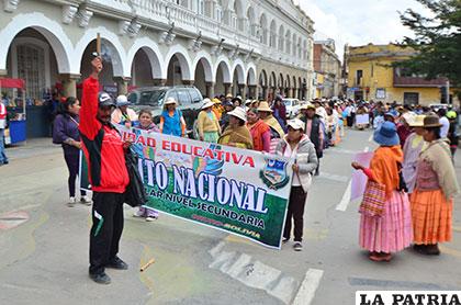 Padres de la U.E. Ejército Nacional en contra de recorte en la distribución de la leche