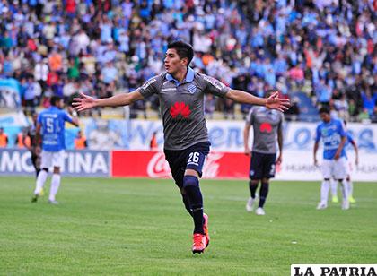 Erwin Saavedra fue autor del segundo gol de Bolívar /APG