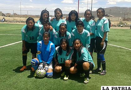 Deportivo Cáliz, campeona en la rama femenina