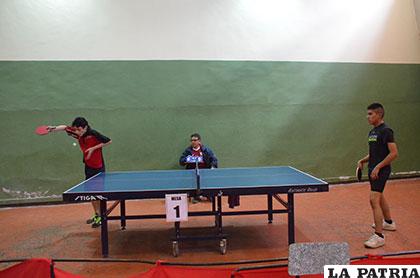 Uno de los partidos disputados ayer en la categoría varones