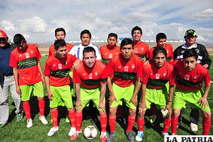 El plantel de jugadores de Alemán