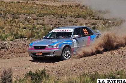 El coche de Félix Guzmán, que ocupó el tercer lugar en la R1B