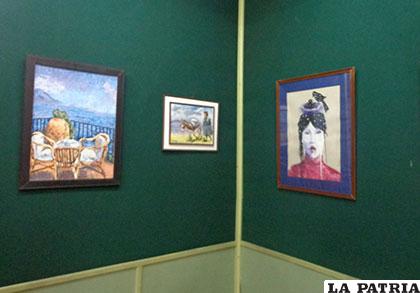 Obras de destacadas artistas plásticas se exponen en la Casa de la Cultura 