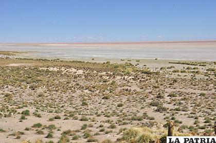 Se espera que la desértica imagen del lago Poopó haya mejorado con el aumento de agua