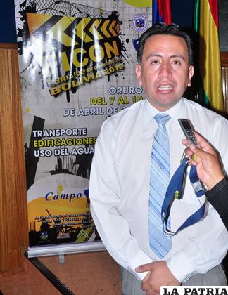 Oscar Valenzuela en la presentación de la Ficon 2016