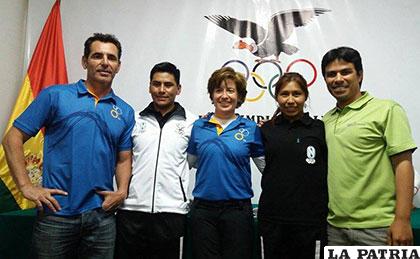 Tarquino y Echenique, con los instructores del curso que se realizó en La Paz
