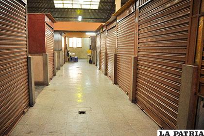 Algunos puestos vacíos son el refugio ideal para malhechores en el mercado Bolívar