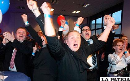 Partidarios del populista AfD celebran los resultados en la noche electoral en Alemania /laregion.es
