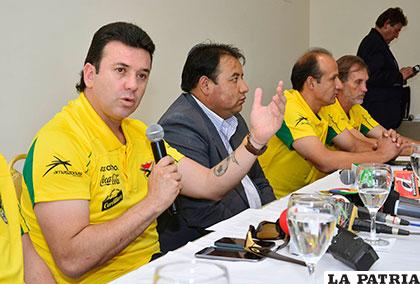 Baldivieso, la anterior semana hizo conocer la nómina de 34 futbolistas