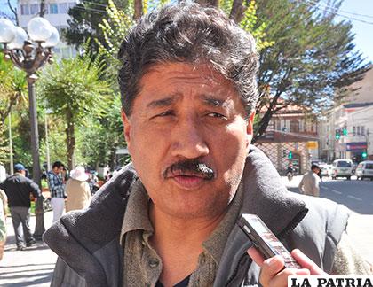 El presidente de la Asamblea Permanente de los Derechos Humanos  en Oruro, Jorge Castillo