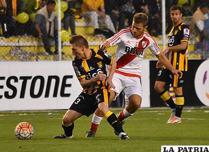 Chumacero con el balón, fue autor del gol del empate /APG