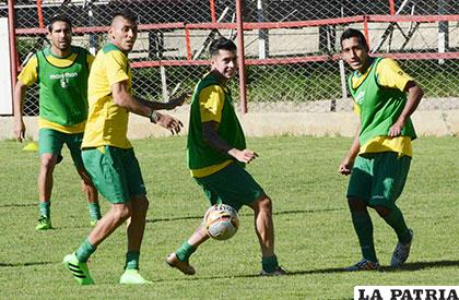 Durante el entrenamiento de los seleccionados en La Paz /APG