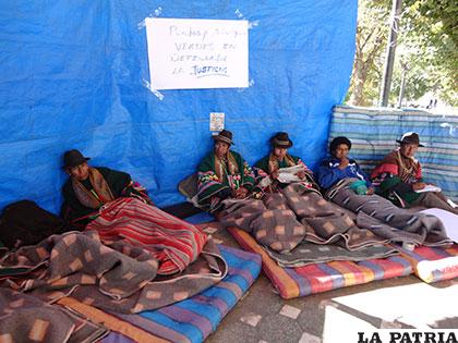 Autoridades de Corque continúan en huelga de hambre