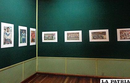 Fotografías de jugadores destacados son parte de la exposición en homenaje a San José