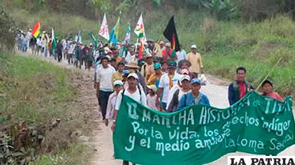 Marcha indígena de 2012 contra la construcción de la carretera que divide el Tipnis /Archivo digital