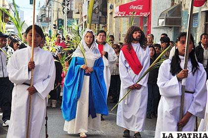 Estudiantes del colegio San Francisco representaron el ingreso de Jesús a Jerusalén