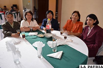 Dr. René Navarro, Sra. Vinka Claros de Navarro, Lic. Práxides Hidalgo, Lic. Fressia Guzmán de Sangüeza, Lic. Marlene Durán de Cárdenas