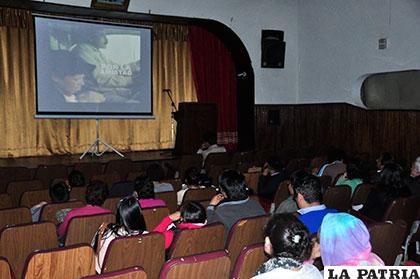 Proyección de cortometrajes en conmemoración al Día del Cine Boliviano