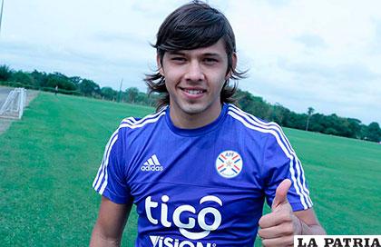 ?scar Romero, jugador del Paraguay