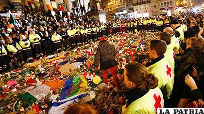 Concentración en Bruselas en homenaje a las víctimas de los atentados del martes