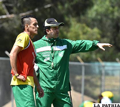 Campos recibe instrucciones de Baldivieso /APG