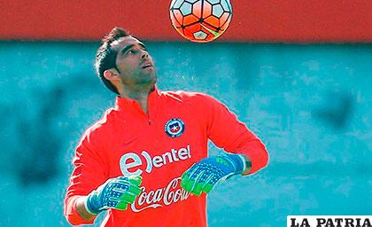 Bravo será el gran ausente en el arco de la selección chilena