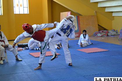 Los deportistas de taekwondo se alistan para los Judejut