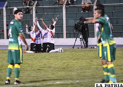 Festejan los de Nacional por la remontada ante el cuadro peruano /APG