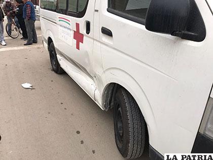 El daño en la ambulancia fue del lado derecho del vehículo