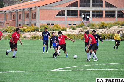 El plantel de Medicorp fue superior a Economistas en la cancha