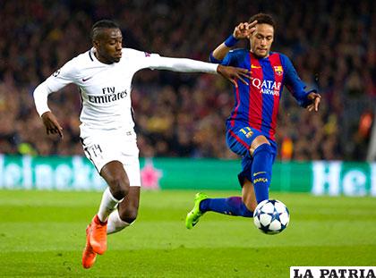 Neymar con el balón, al final fue la figura del partido /AS.COM