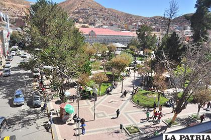La plaza 10 de Febrero, kilómetro cero de la ciudad de Oruro