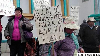 Pobladores de Achacachi exigen la renuncia de su alcalde /ANF