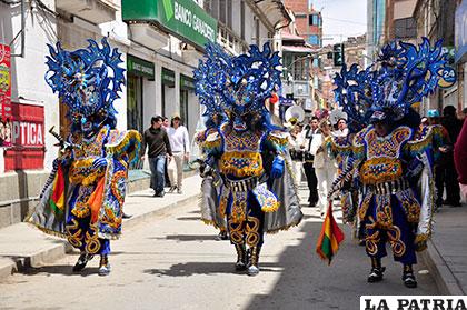 La Diablada también estuvo presente en la entrada de los bordadores
