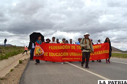 Los maestros se encuentran en su sexto día de movilización hacia la sede de gobierno
