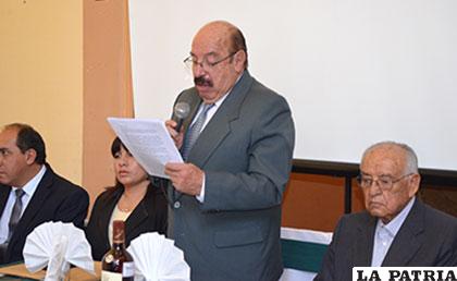 Miralles siempre sostuvo que el medio impreso nunca estuvo sometido a fuerza política alguna