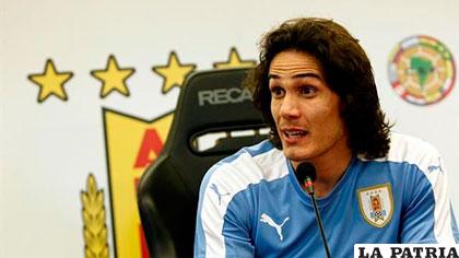 Edinson Cavani brindó una conferencia de prensa a su llegada a Uruguay /eurosport.com