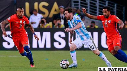 Argentina frente a Chile, el partido de la decimotercera fecha