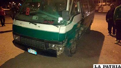 El minibús golpeó con la parte lateral en el incidente