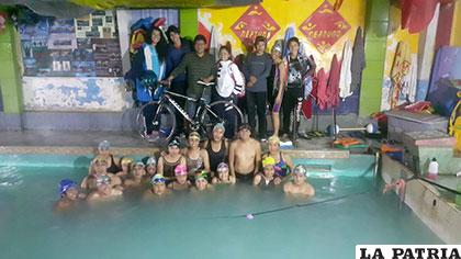 Los deportistas que asistirán al campeonato de triatlón