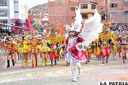 Danzarines que participaron en el Carnaval 2017