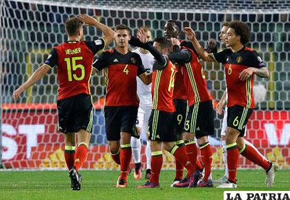 Bélgica sólo pudo empatar de local ante Grecia 1-1